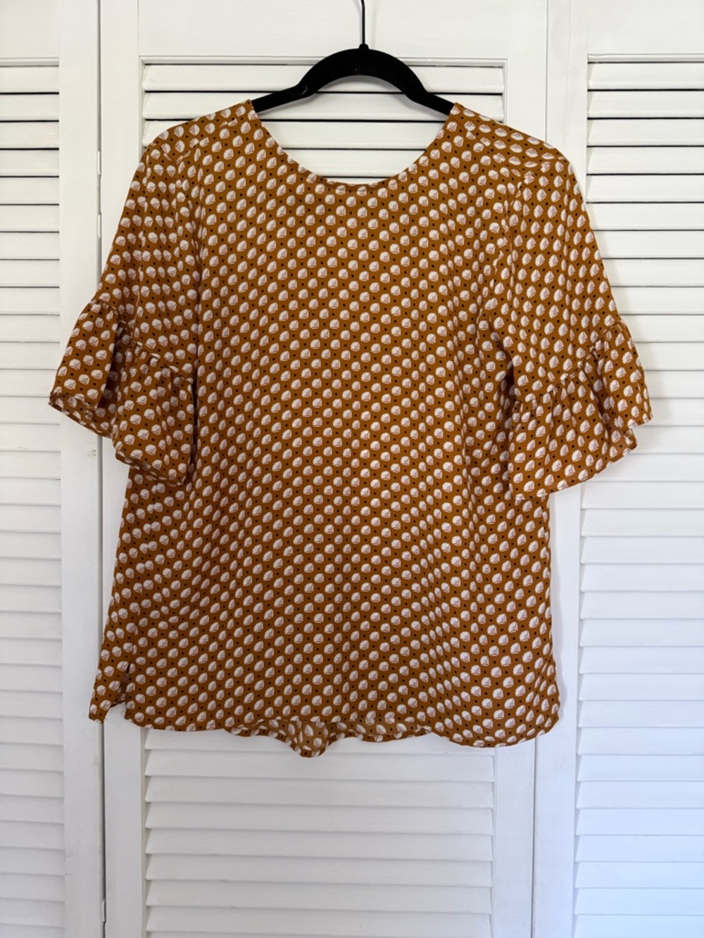 LOFT Mustard Dot Short Flutter Sleeve Blouse
